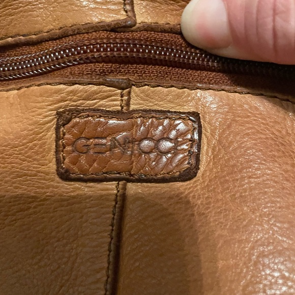 STUNNING GENICCI WOVEN LEATHER ROUND HANDLE WITH CROSSBODY STRAP - Picture 8 of 10